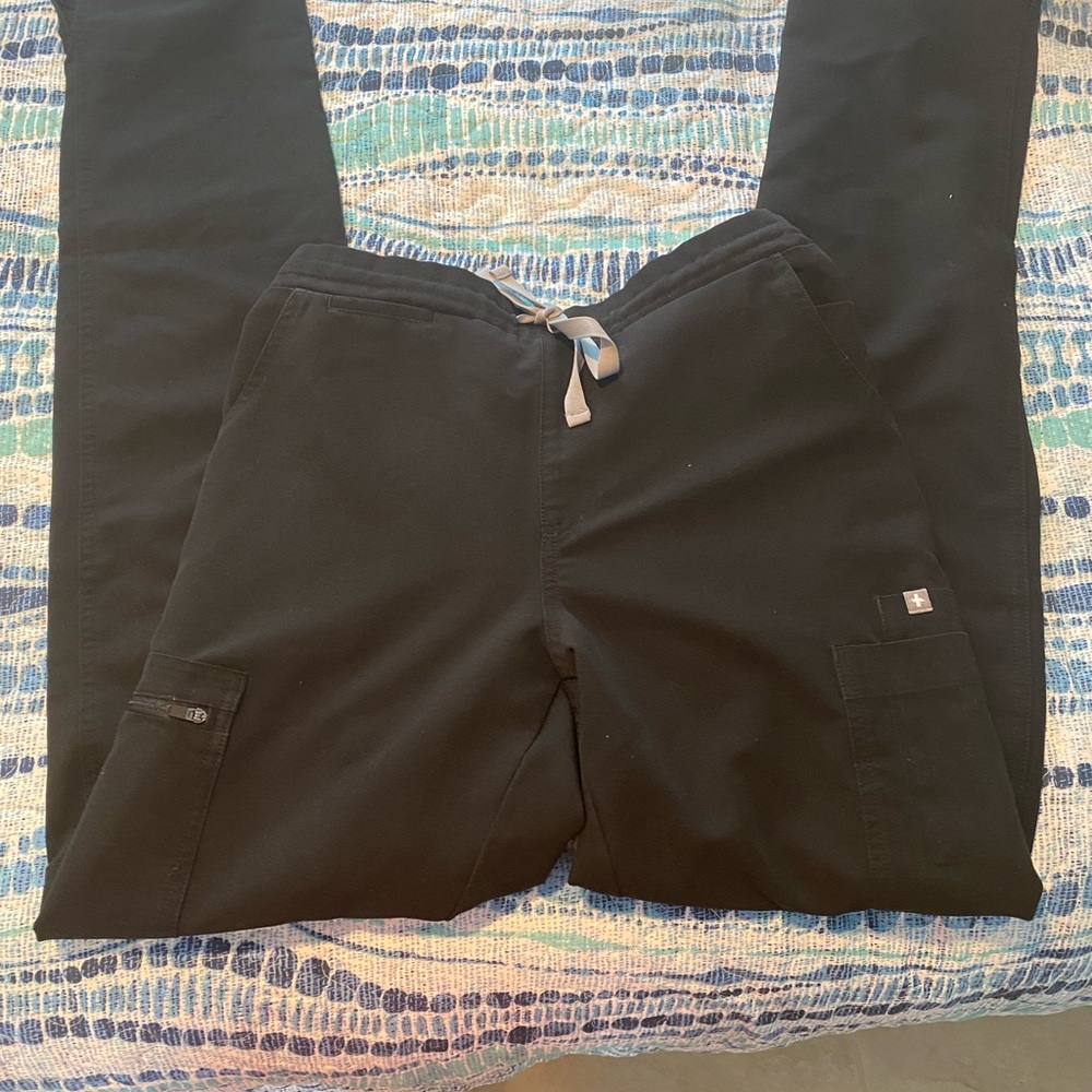 Womens Figs scrub pants Small Tall